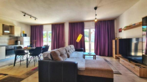 Große Wohnung in Palit mit Privatem Balkon